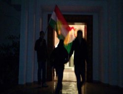 Ciwanên kurd balyozxaneya Sûriyê ya li Elmanya dagirkirin