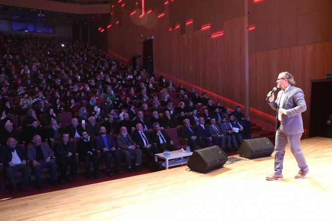 Biz gençlerimizle ilgilenmezken şeytan yoldaşları gençlerimizin analizini yapıyorlar