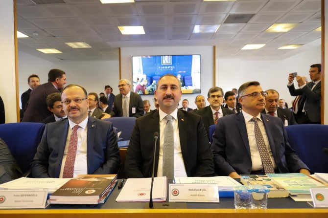 İlk derece ve yüksek mahkemelerde 11 milyon dava görülüyor