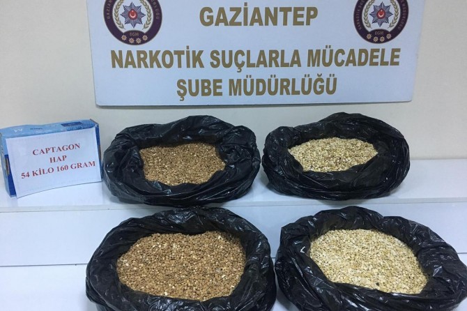 Poğaça fırınına gizlenmiş uyuşturucu hap ele geçirildi