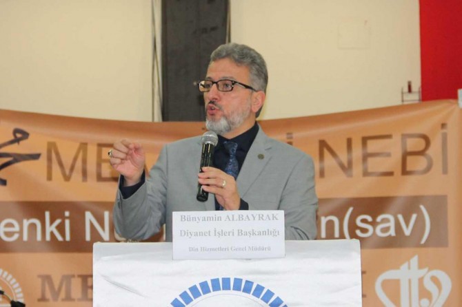 Gençlere âlemlerin efendisini öğretmezseniz elin adamı 'yüzüklerin efendisini' okutturur