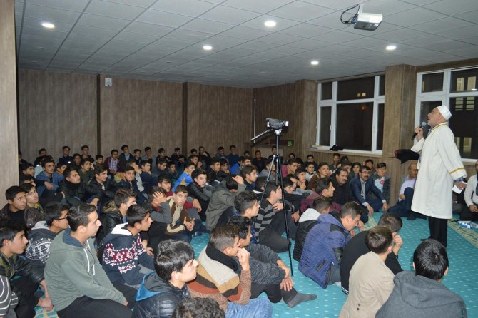 İmam hatip lisesi öğrencilerinden Mevlid etkinliği