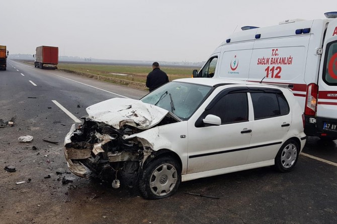 Otomobil ile kamyonet çarpıştı: 4 yaralı