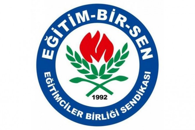 Öğretmenlerimize hak ettiği değeri vermeliyiz