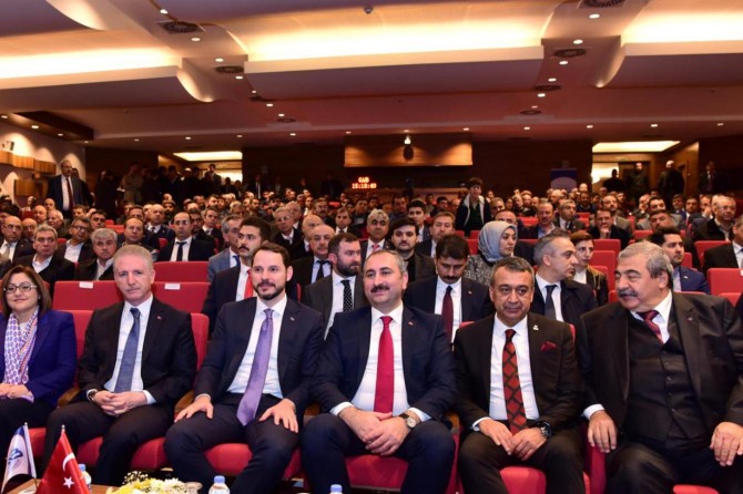 Bakan Gül ve Albayrak sanayicilerle bir araya geldi