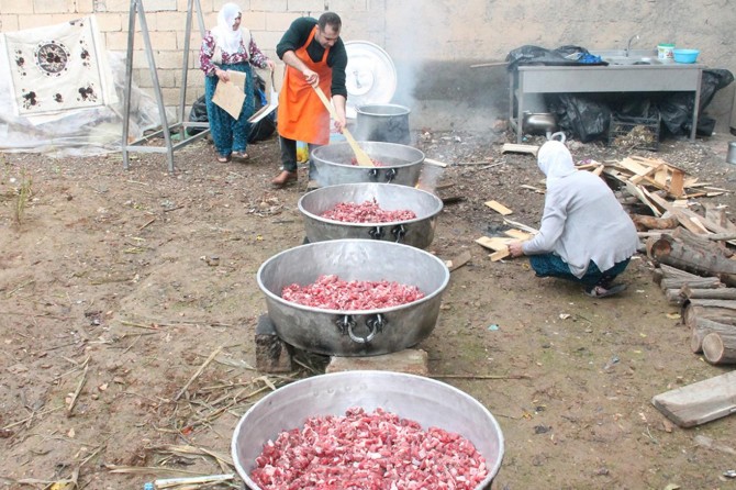 Kışın lezzeti kavurmanın zahmetli yolculuğu