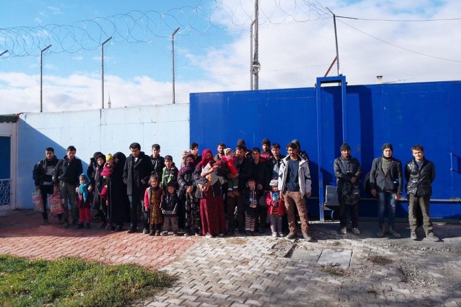 Pakistan ve Afganistanlı 79 göçmen yakalandı