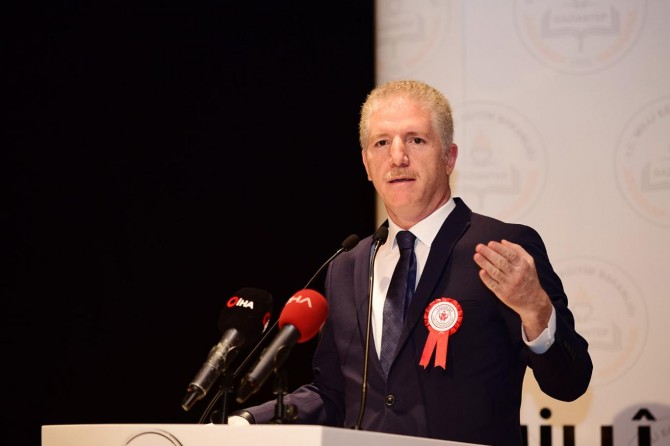 "Gelecek nesilleri yetiştiren öğretmenlik mesleği önemlidir”