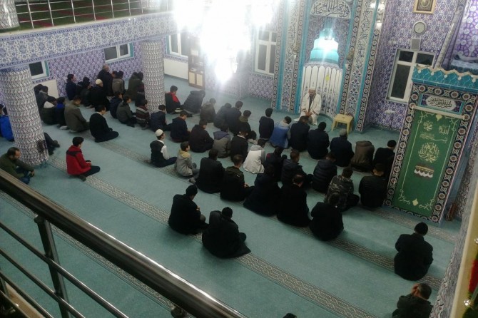 Elazığ Kovancılar'da lise öğrencileri sabah namazında buluştu