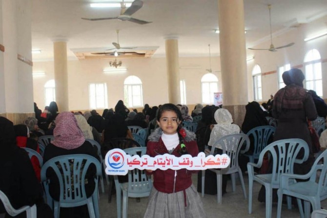 Yetimler Vakfının Gazzeli yetimlere burs yardımı sürüyor