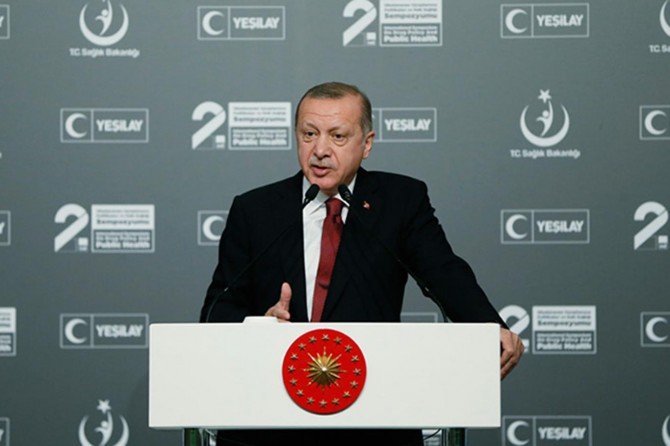 Gençlerin eline silah vermekle uyuşturucu madde tutuşturmak arasında fark yoktur