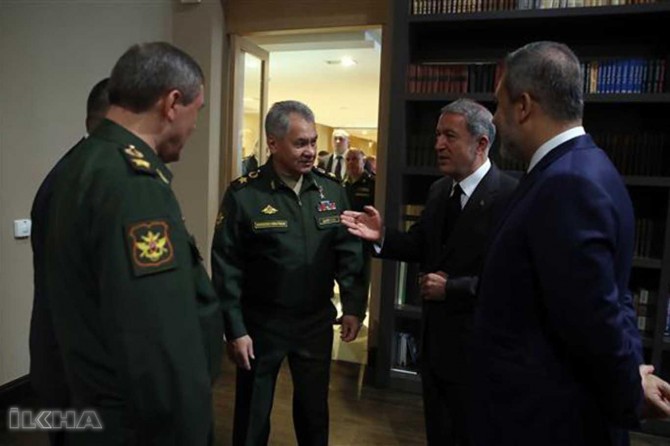 Turkish National Defense Minister Akar discusses Idlib with his Russian counterpart