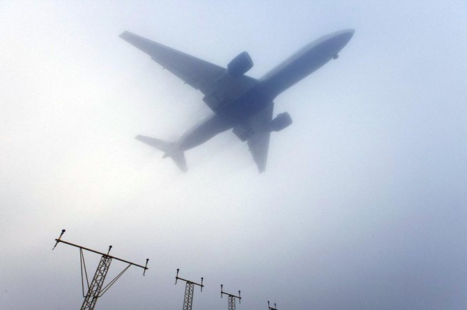 Yolcu uçağı sis nedeniyle zorunlu iniş yaptı