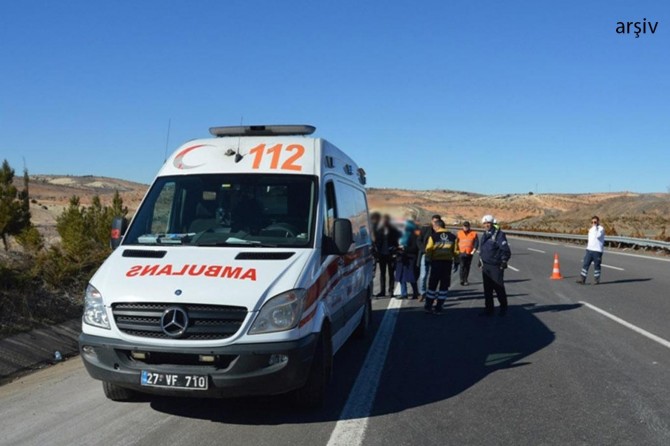 Nizip-Gaziantep karayolu Sekili yakınlarında kaza: 3 yaralı
