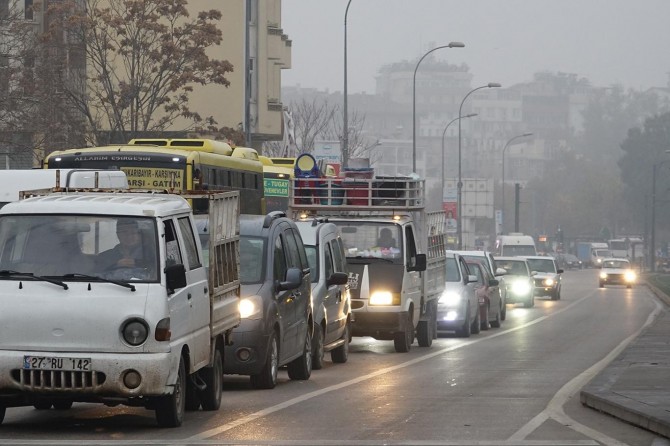 Gaziantep’te sis etkisini sürdürüyor