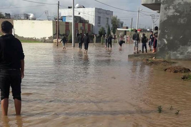 Mardin'de aşırı yağış sele dönüştü