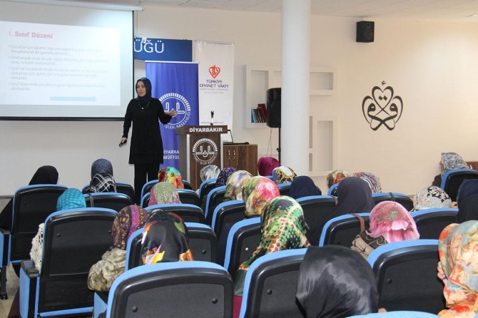 Diyarbakır'da Kur'an kursu öğreticilerine formasyon eğitimi