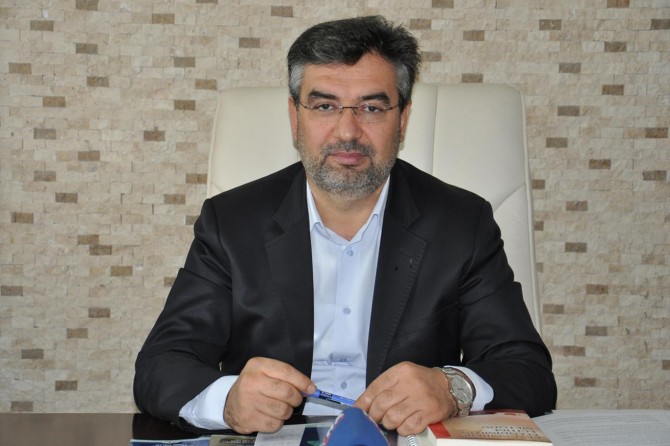 Camilerde edebe ahlaka bürünmeliyiz