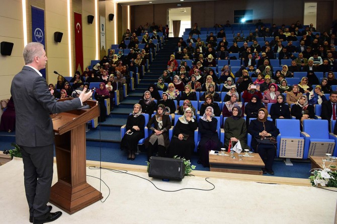 Mutlu aile iletişimi güçlü olan ailelerle olur