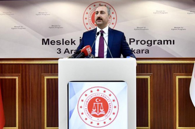 Hakim ve savcı sınavlarında yeniden 70 puan barajı geliyor