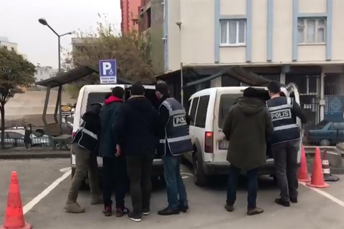 ​Gaziantep’te otomobil ve uyuşturucu operasyonuna 5 tutuklama