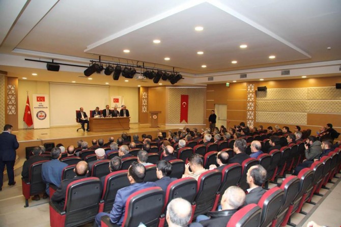 Rutinin sürgit devam ettiği yerde idarecilerin varlığı tartışılır