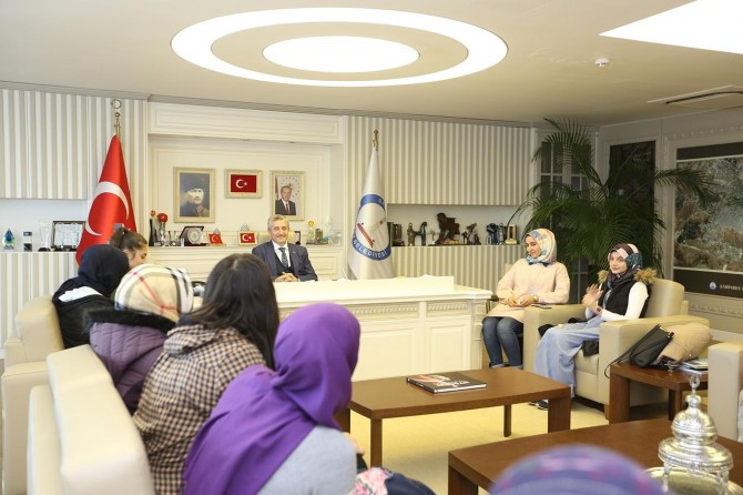 İmam hatip lisesi öğrencilerinden Tahmazoğlu’nu ziyaret
