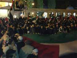 Binlerce Kişi Fatih Camiine Akın Ediyor