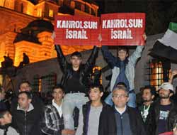 Fatih Camiinden İsrail'e Lanet Yağdı