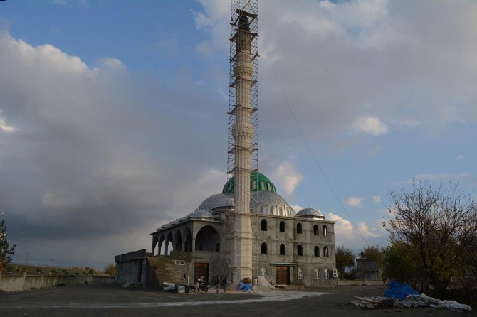 Hırsızlar camiden inşaat malzemeleri çaldı