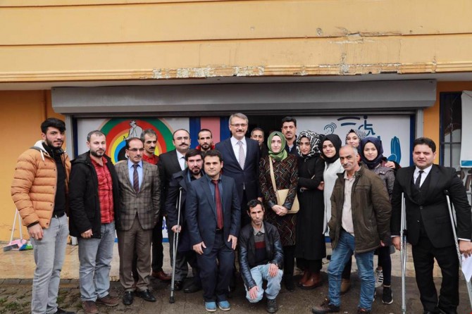 Öncelikle zihinlerimizdeki engelleri aşmamız lazım