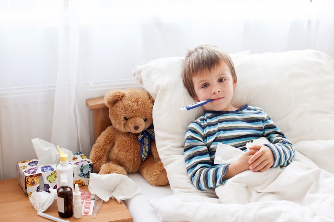 Aspirin, ateşli çocuklara ateşi düşürmek amacıyla kesinlikle verilmemelidir