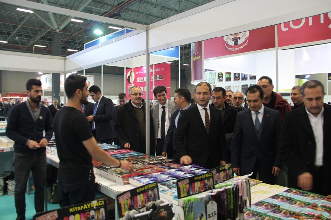 Doğu Anadolu’nun en büyük Van Kitap Fuarı açıldı