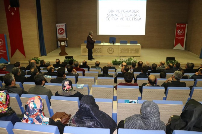"Bir Eğitimci Olarak Hazreti Muhammed" konferansı