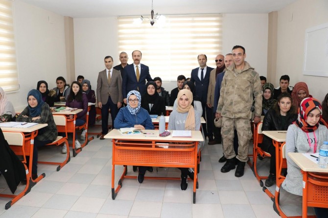 Büyük medeniyeti kuracak gençler istiyoruz