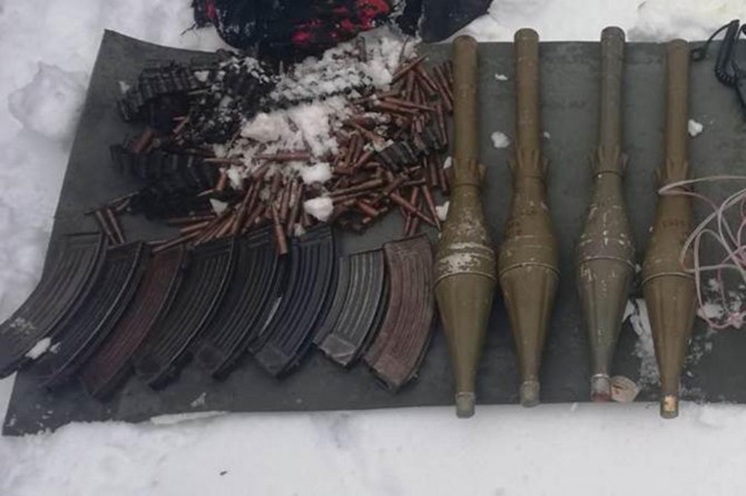 Hakkari'de silah ve mühimmat ele geçirildi