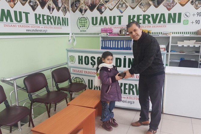 Minik çocuklar harçlıklarını Yemen için bağışladılar