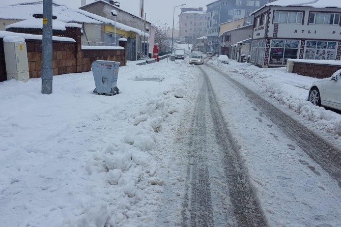 Bingöl’de yağmur ve kar etkili oluyor