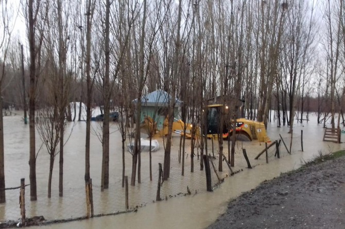 ​Muş’ta şiddetli yağmur su baskınlarına neden oldu