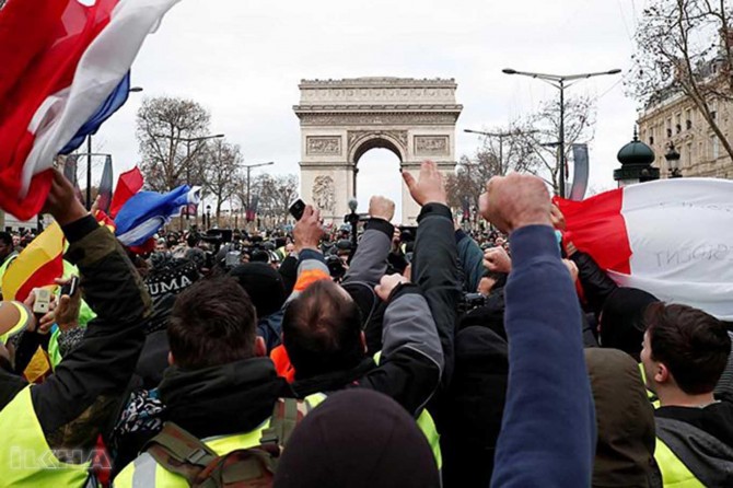Yellow Vests protest to continue on Saturday