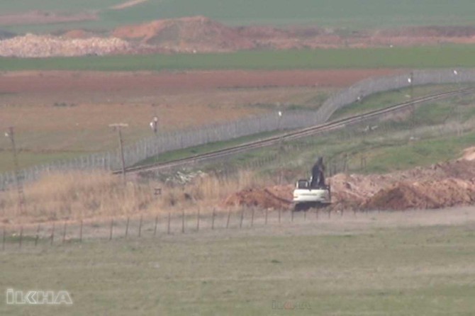 Turkish side digs trench on Syrian border of Ceylanpınar
