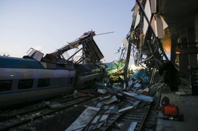 Ankara'da tren kazasına ilişkin gözaltına alınan 3 kişi tutuklandı