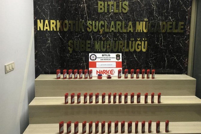 ​Bitlis'te kozmetik süsü verilen malzemelerden uyuşturucu çıktı