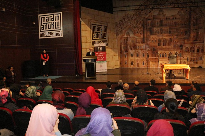Arapçaya İslam medeniyetinin lisanı olarak bakıyoruz