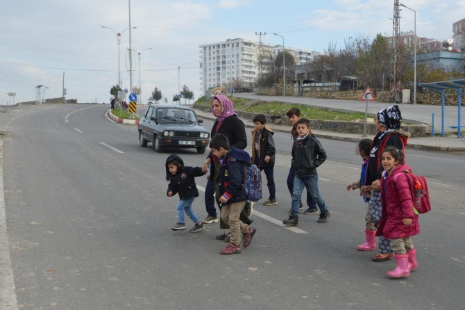 ​Çocuklarımız ölmeden üst geçit yapılmasını istiyoruz