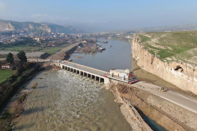 Tarihi Eyyubi Camisi'ni taşıma işlemi sürüyor
