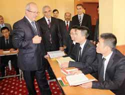 Çinli Öğrenciler, Kuran Öğreniyor