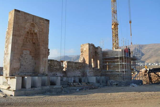 611 yıllık Sultan Süleyman Külliye minaresi yeniden inşa ediliyor