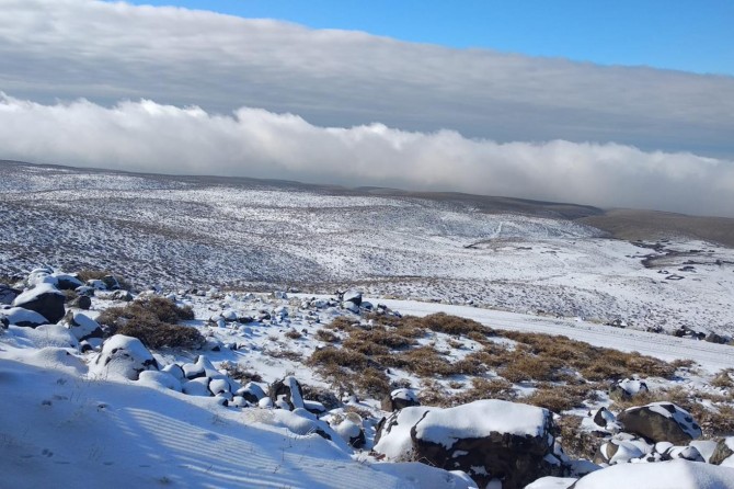 Siverek-Diyarbakır Karayolu'nda kar etkili oldu