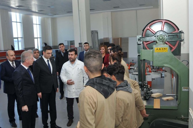 Sanayide ilerlemek için mesleki eğitim önemlidir